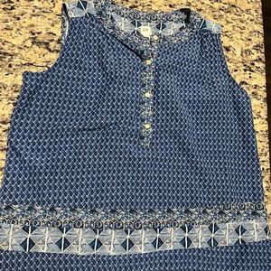 Small GAP geometric design sleeveless women's top